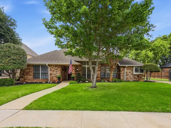 1900 Glenbrook Ct, Bedford, TX 76021