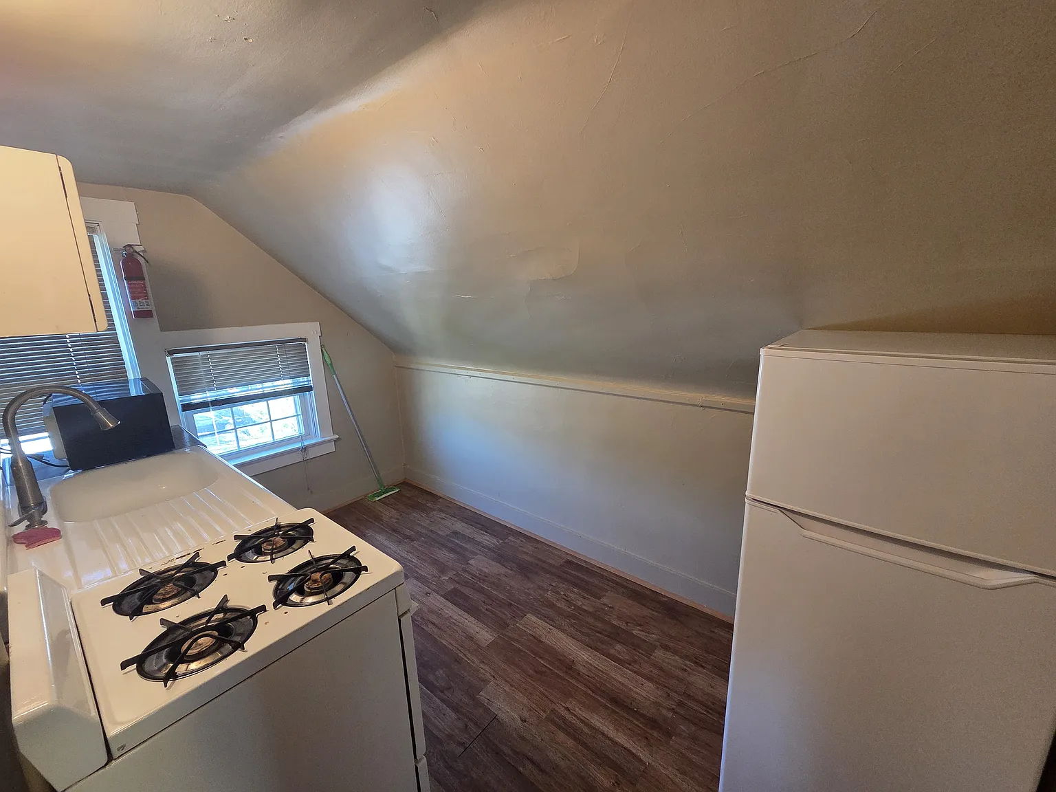 1 bed, 750 sqft, $575 — Photo 3