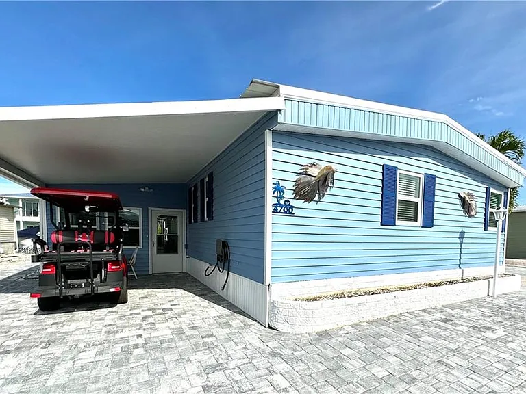 4700 Leilani Ln — Photo 1