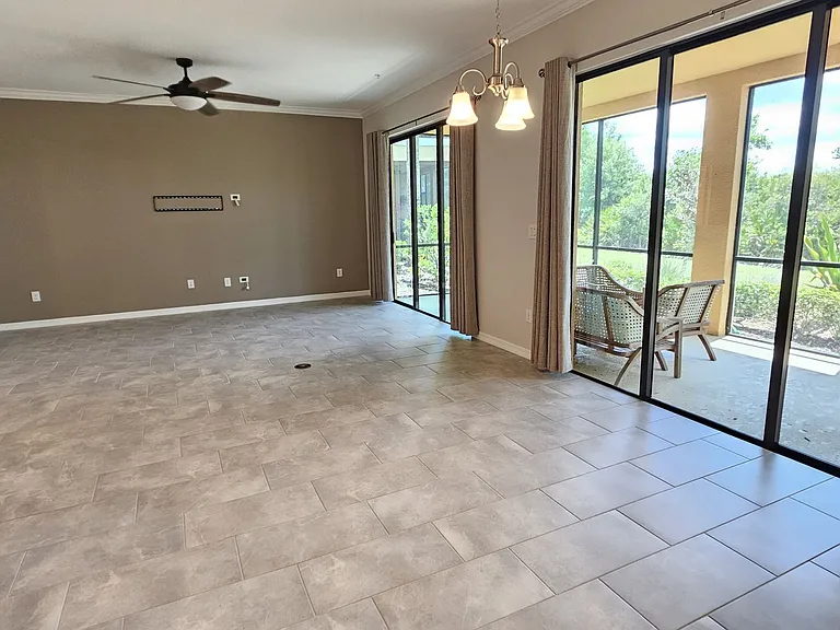10027 Crooked Creek Dr #101 — Photo 26