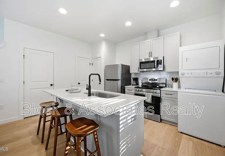2819-103 Wilcox Pl — Photo 17