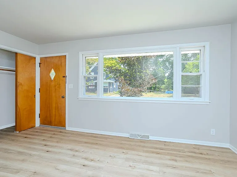 1710 Burek Ave — Photo 11