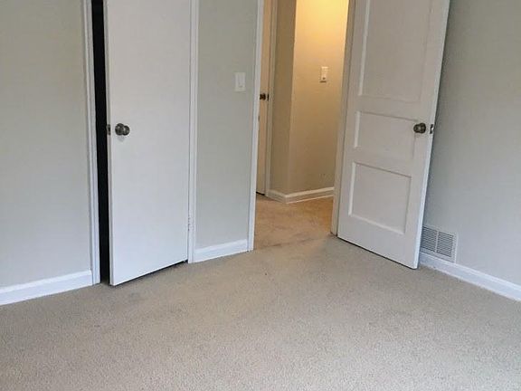 2nd image of 132 Diamond St