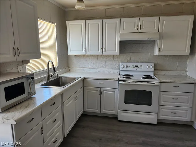 4624 Evergreen Pl — Photo 10