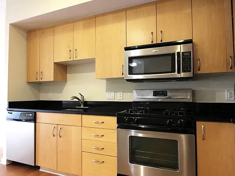 475 K St NW #1018 — Photo 25