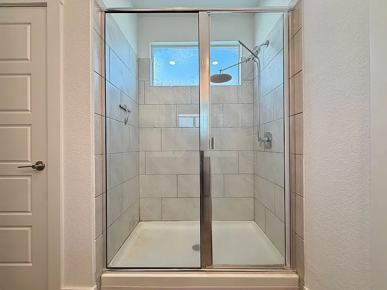 2901 Louris Ln — Photo 17