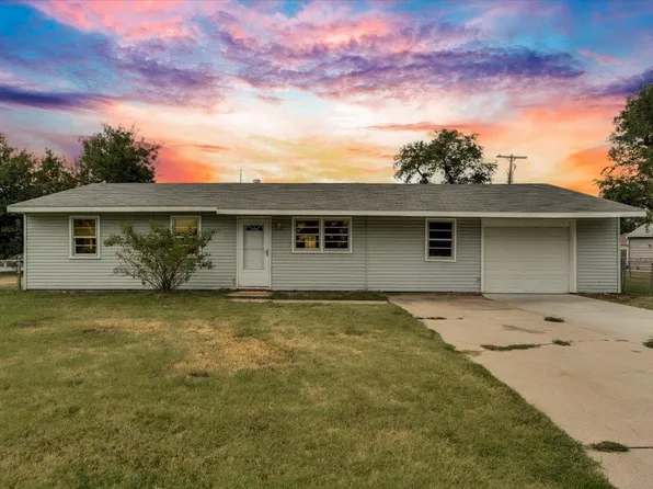 1541 E 8th Ave, Hutchinson, KS 67501