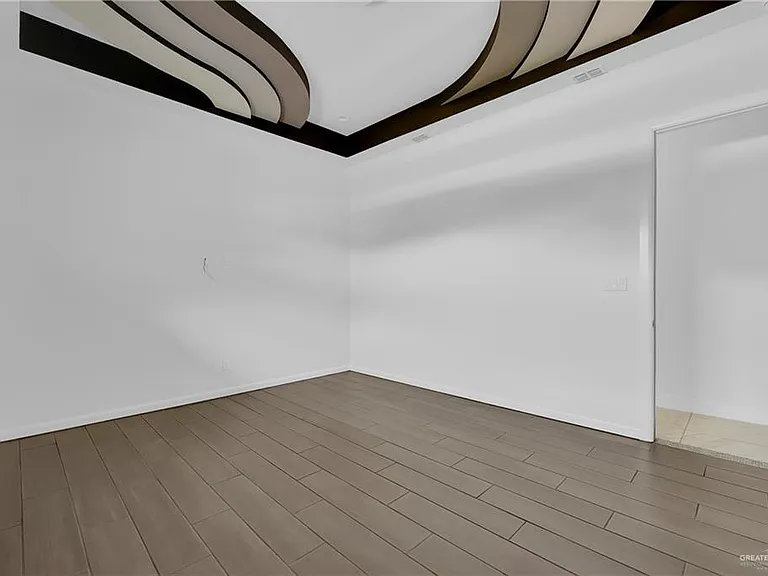 1102 W Pear Ave — Photo 14