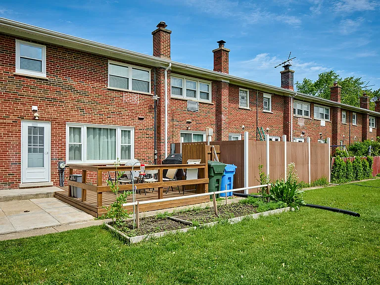 926 N Boxwood Dr #B — Photo 33