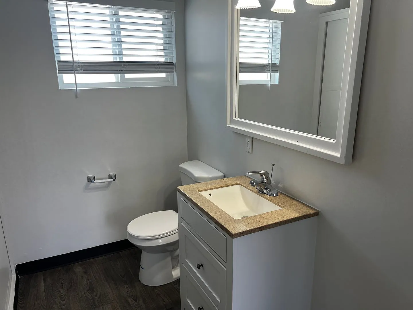 2615 W Olive Ave — Photo 4