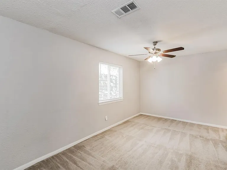 2512 Whitson Way — Photo 10