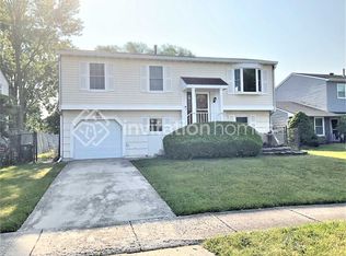 20543 S Acorn Ridge Dr, Frankfort, IL 60423