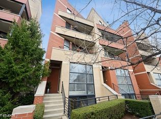 1506 W Grand Ave APT 1W, Chicago, IL 60642