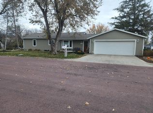 306 W Pleasant St, Redwood Falls, MN 56283