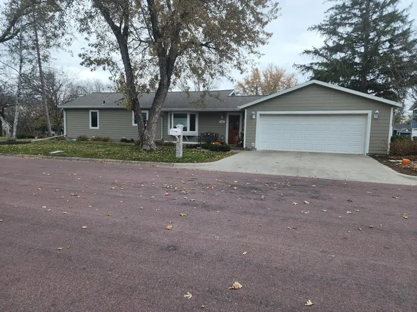 306 W Pleasant St, Redwood Falls, MN 56283