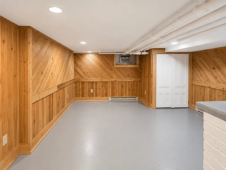 1633 Wayne Ave #B — Photo 7
