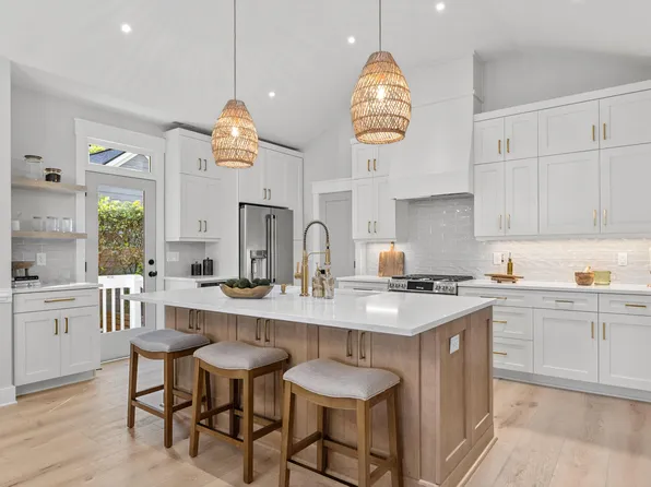 1063 Barfield St, Charleston, SC 29492