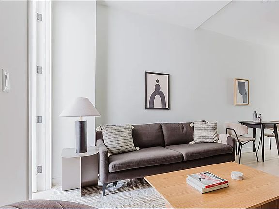 5th image of 520 Union Ave #2
