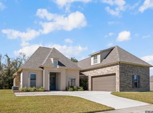 7119 Lakecrest Dr, Zachary, LA 70791