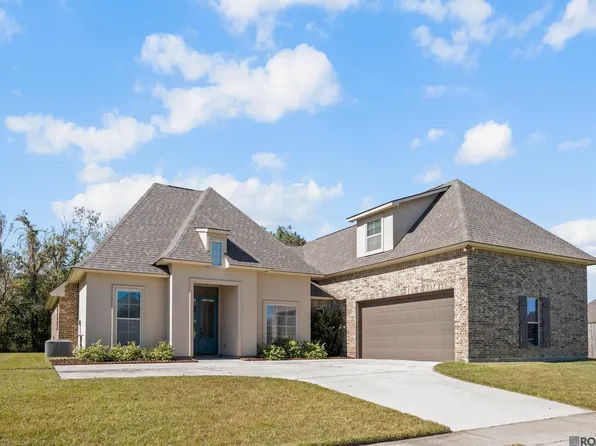 7119 Lakecrest Dr, Zachary, LA 70791
