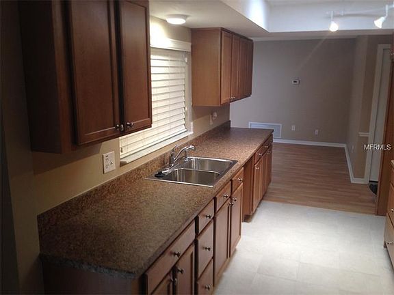 2nd image of 914 Buena Vista Ct