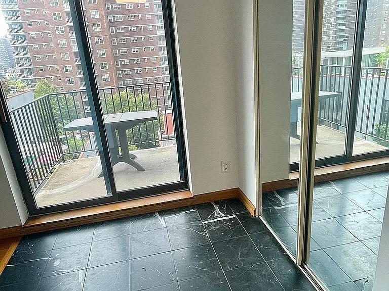 370 W 30th St #12A — Photo 4