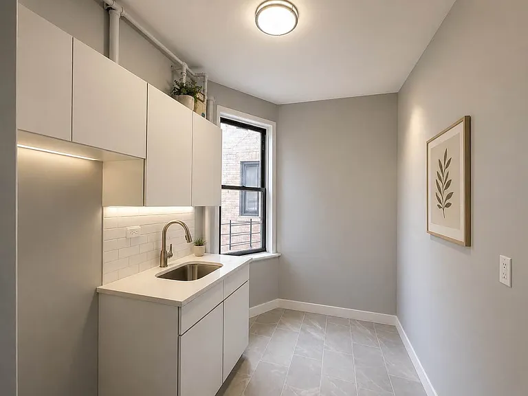 570 W 182nd St #5B — Photo 2