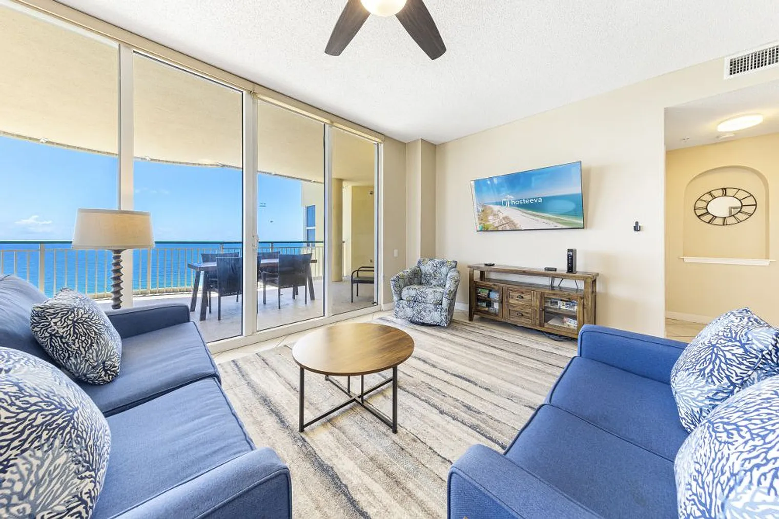 3 bed, 3.0 bath, 1679 sqft, $3,739 — Photo 3