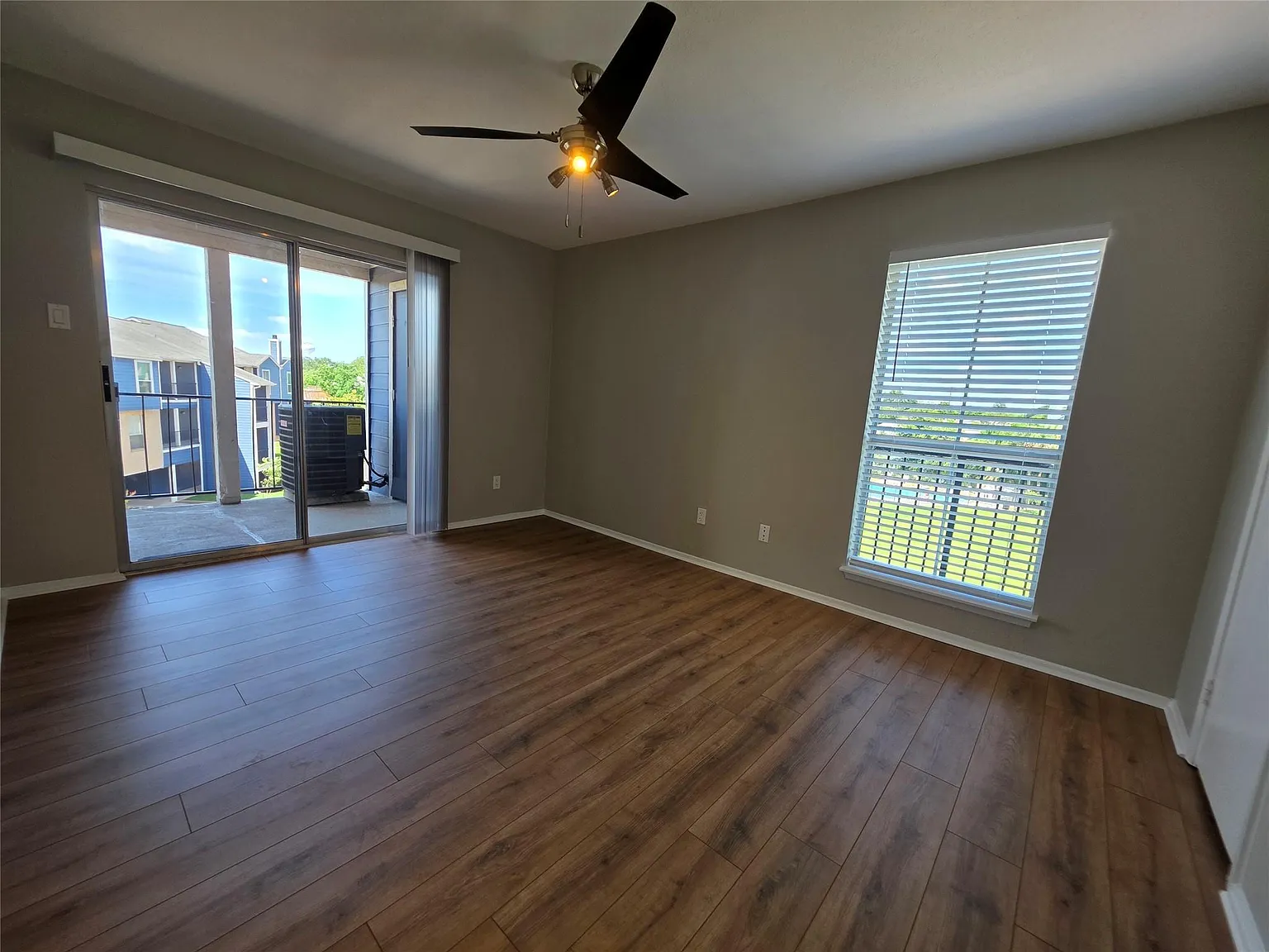 2 bed, 1.0 bath, 788 sqft, $1,195 — Photo 3
