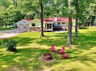1435 Cook Rd, Indian River, MI 49749