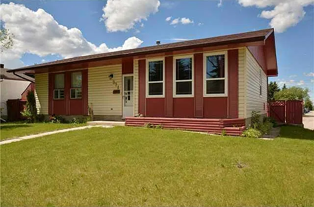 3 bed, 1.5 bath, 900 sqft, $1,300 — Photo 2