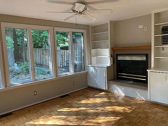 2nd image of 908 Bergen Ct