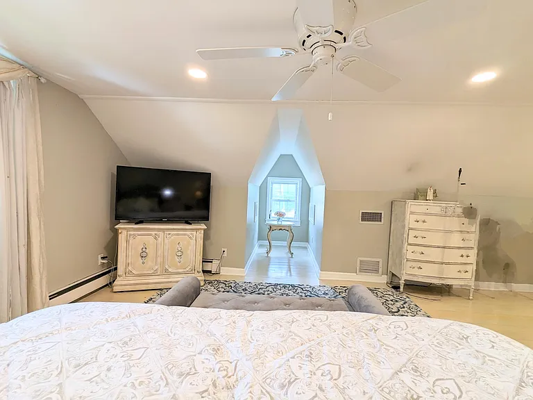 530 Shirley Ave — Photo 33