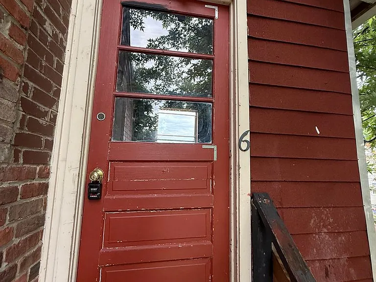 208 N Potomac St — Photo 3