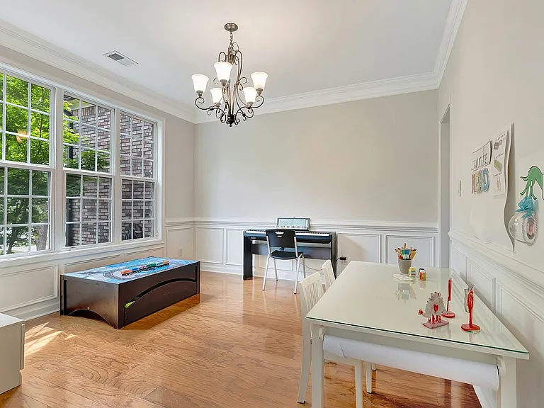 374 Persimmon Dr — Photo 17