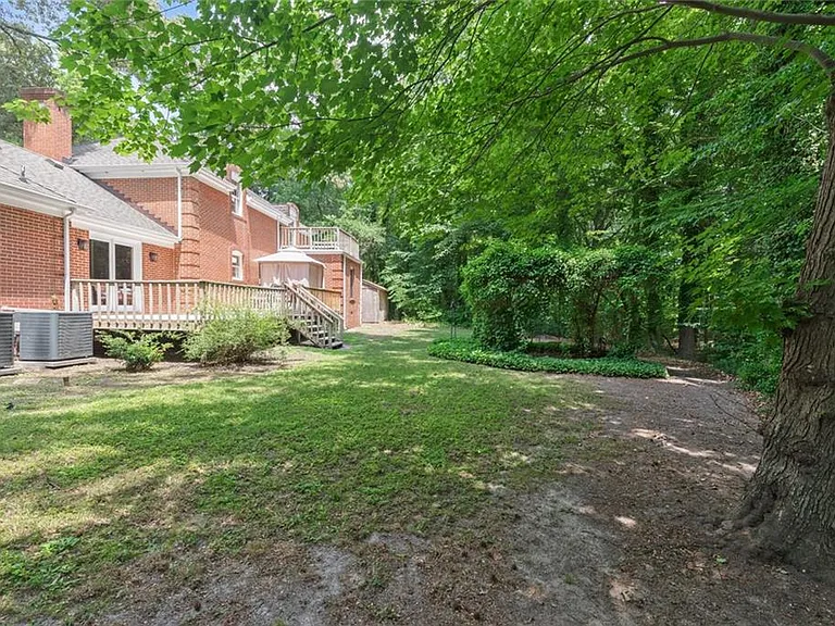1433 Williams Cir — Photo 49