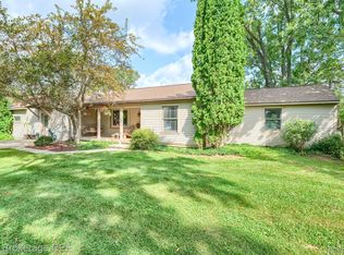 8439 Burpee Rd, Grand Blanc, MI 48439