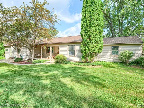 8439 Burpee Rd, Grand Blanc, MI 48439