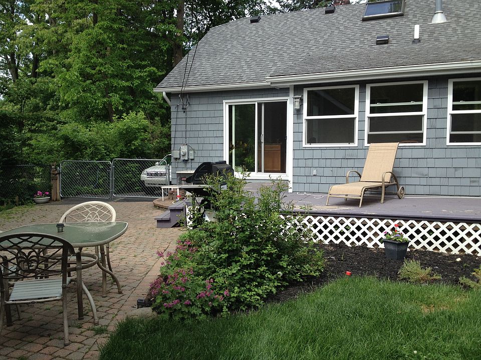 2nd image of 2389 Garland Ave
