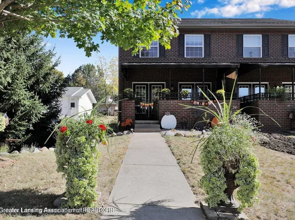 225 S Bridge St, Dewitt, MI 48820