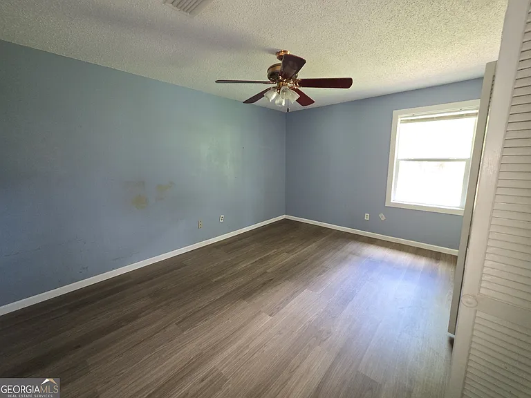 504 Martha Dr — Photo 16
