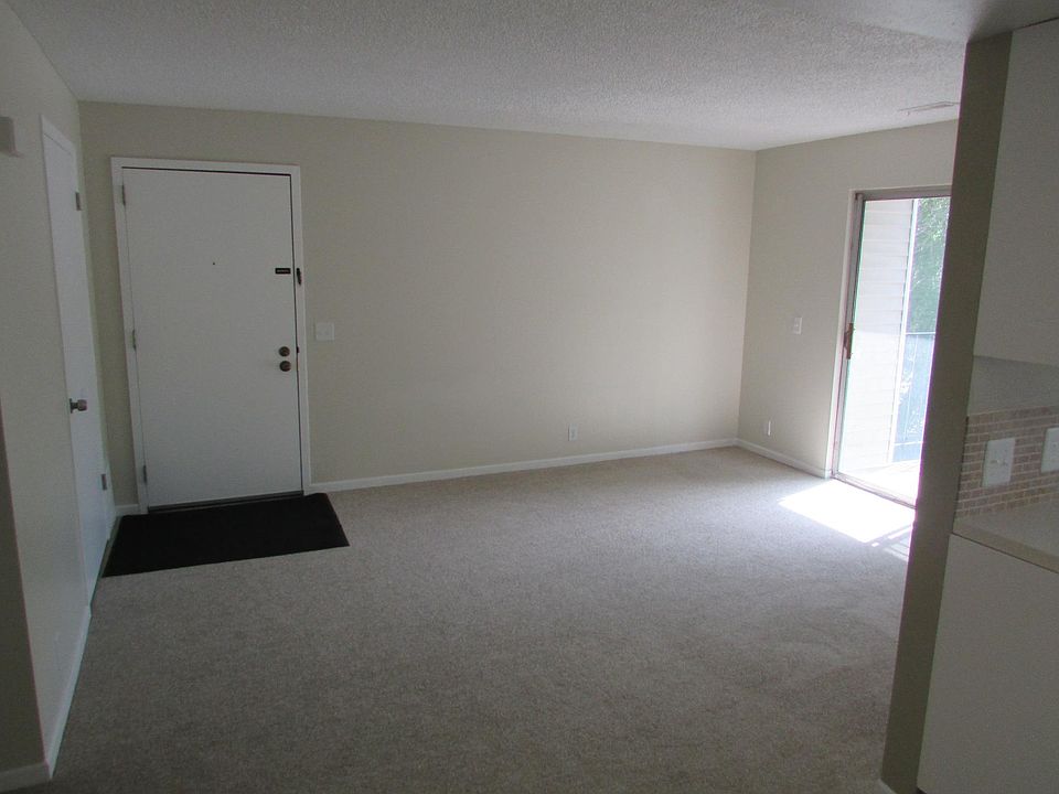 1st image of 1015 E Quail Dr