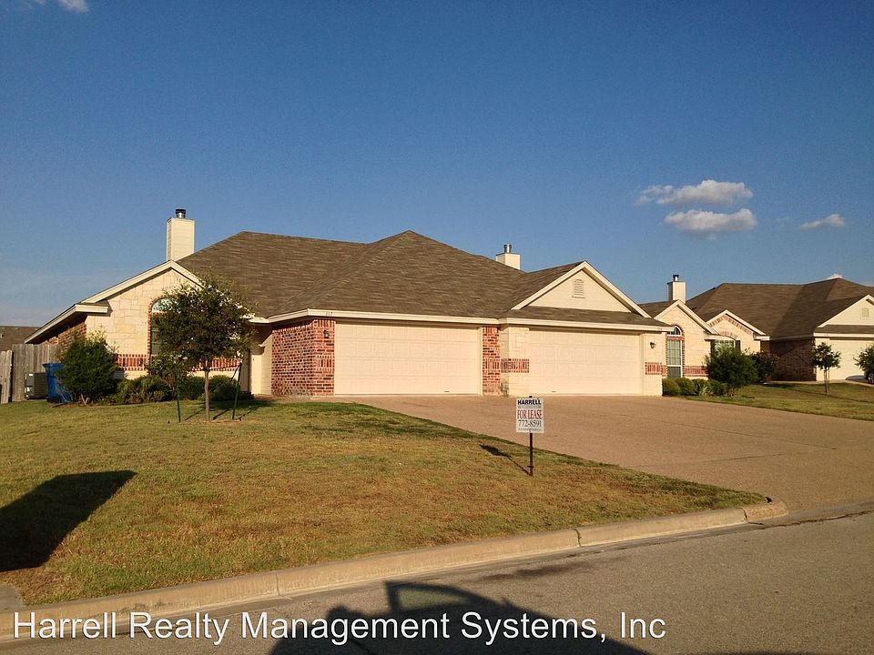 1st image of 621 Park Hill Cir