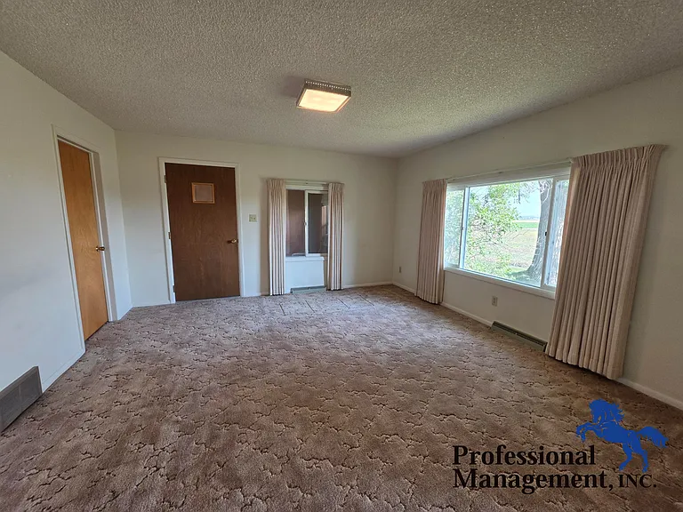 938 Bighorn Rd — Photo 8