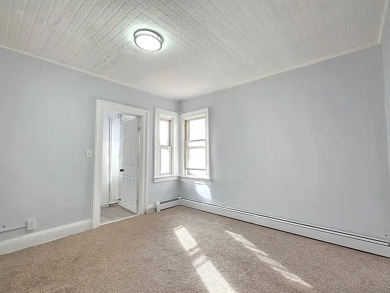 8 Lincoln Ave #2 — Photo 6