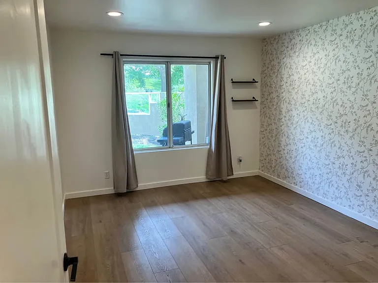 21174 Chestnut #219 — Photo 12