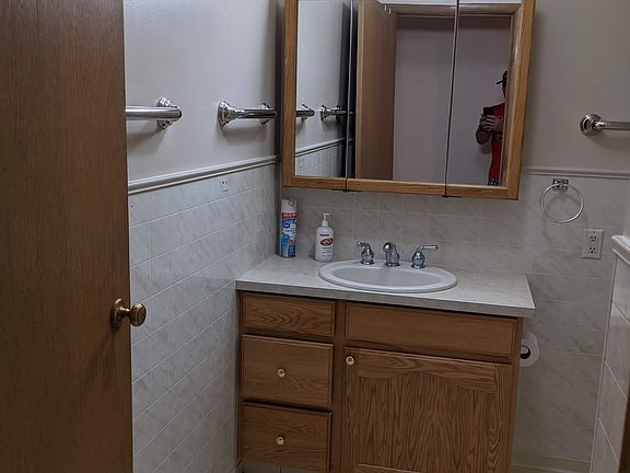 5th image of 1010 NE Duncan Ln
