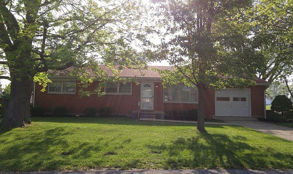 1st image of 200 North Ludlow