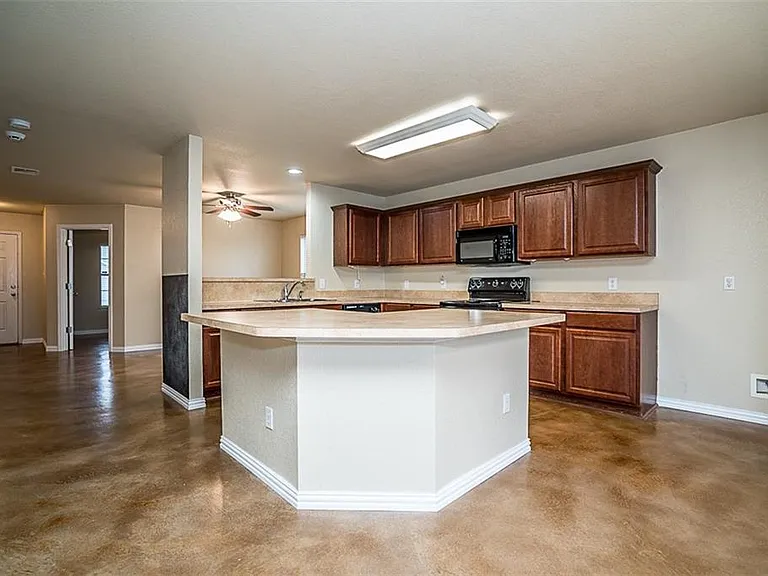 1710 Santa Fe Trl — Photo 6