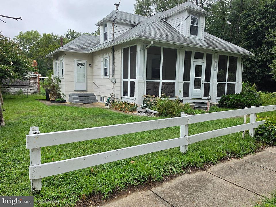 1st image of 719 Lily St